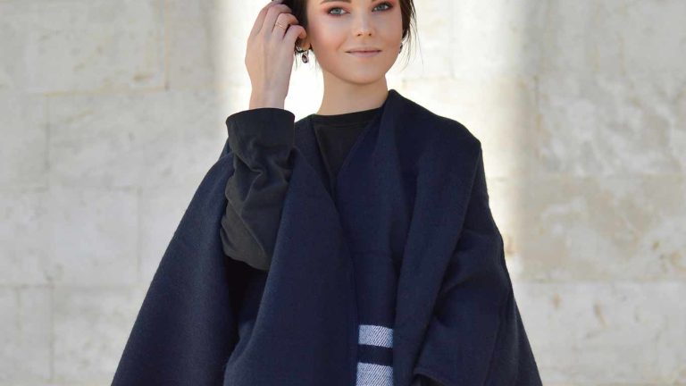 How to style a poncho?
