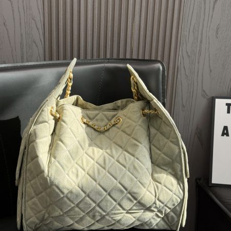Chanel 25 Hobo Handbag - Image 4