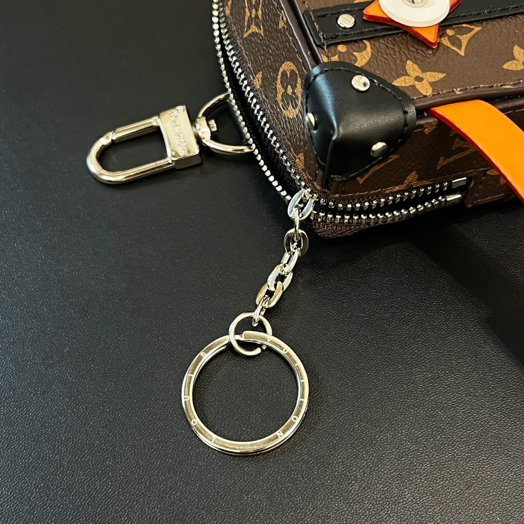 LV Robot Pillow Bag Keychain - Image 6