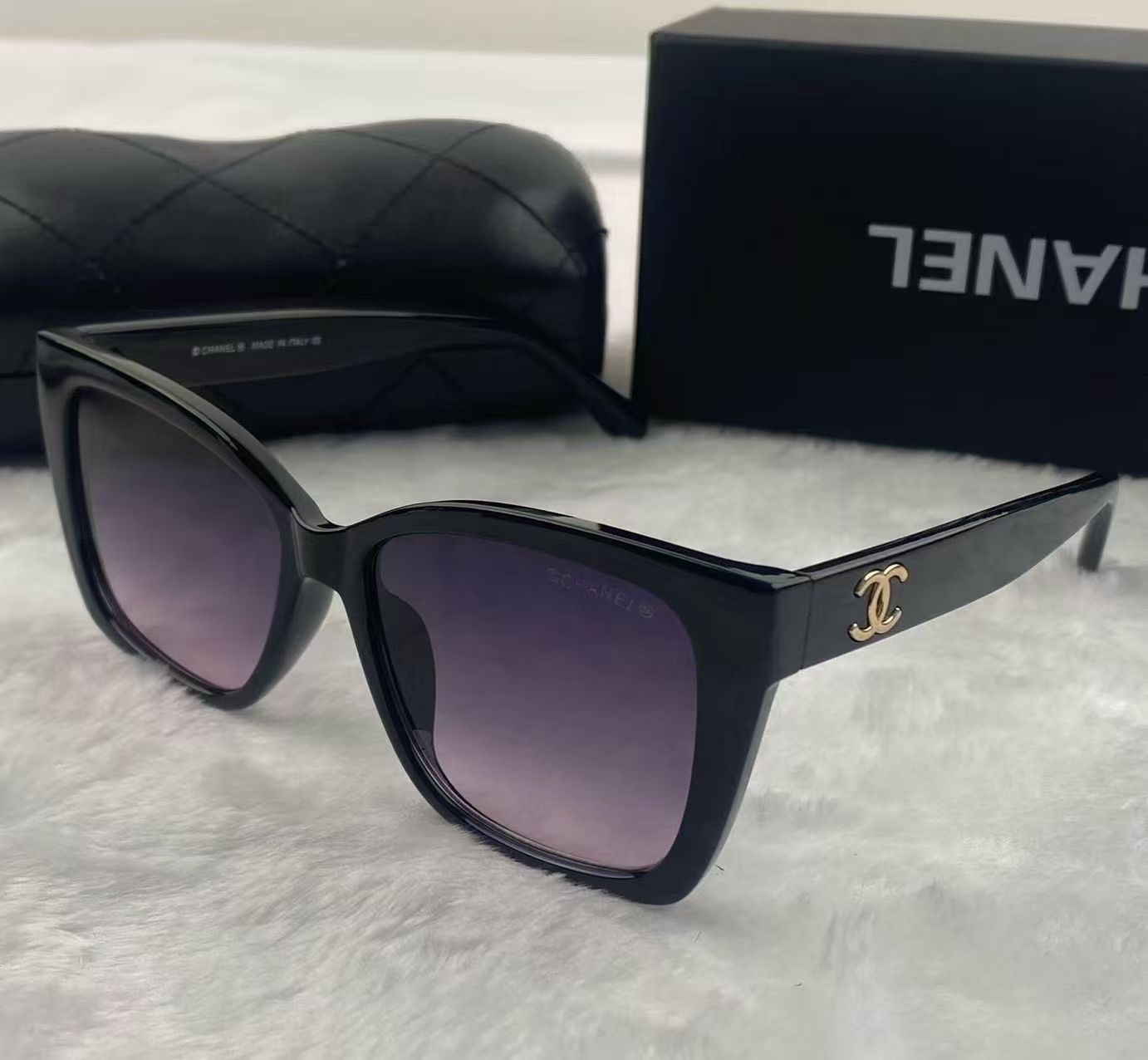 Chanel Fashionable Sunglasses - Image 3