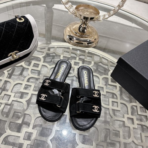 CHANEL CC Spring Flat Sandals