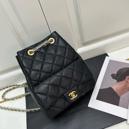 Chanel Cowhide Bucket Bag - Image 2