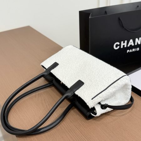 Chanel's New Underarm Bag - Image 8