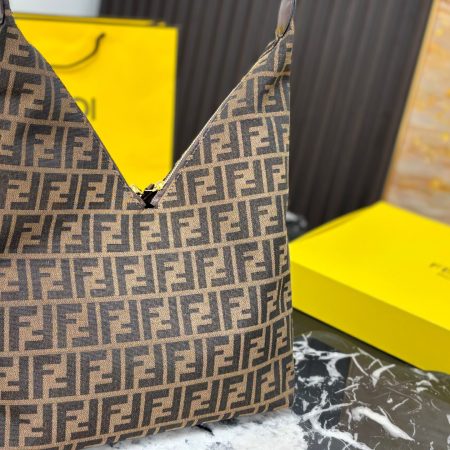 Fendi V-shaped Tote Bag - Image 8