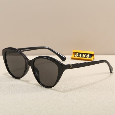 Chanel Fashionable Sunglasses - Image 3