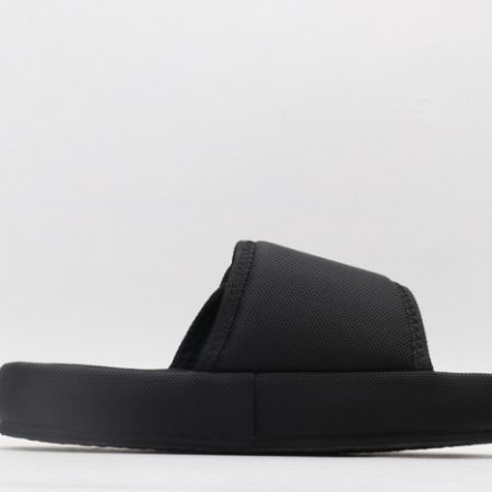 Yeezy Slide 3 - Image 4
