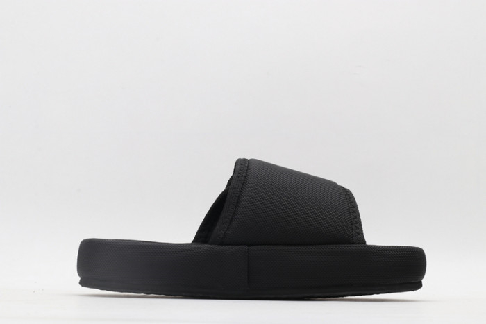 Yeezy Slide 3 - Image 4