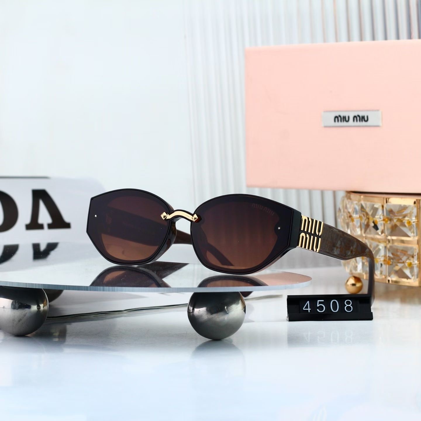 Miu Miu Fashionable Sunglasses - Image 6