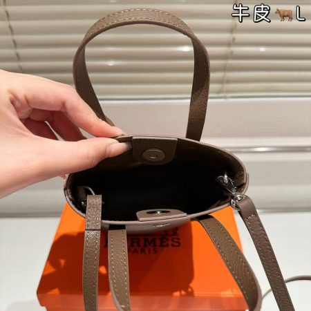 HERMES Small Tote Bag - Image 11