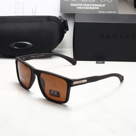 Oakley Fashionable Sunglasses - Image 3