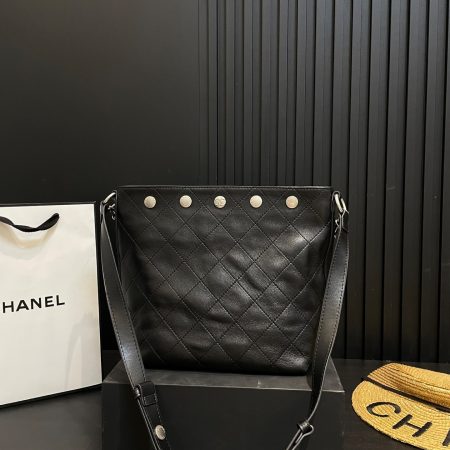 Chanel 31P Bucket Bag Black - Image 5