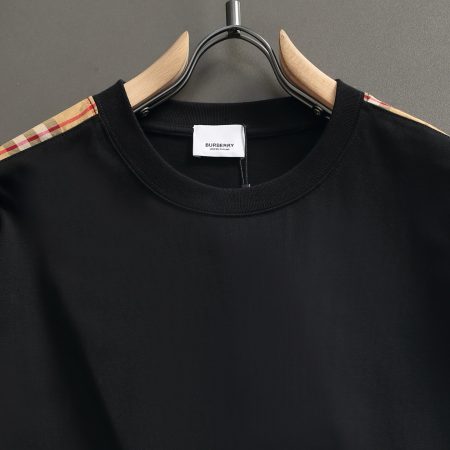 Burberry T-Shirt - Image 4