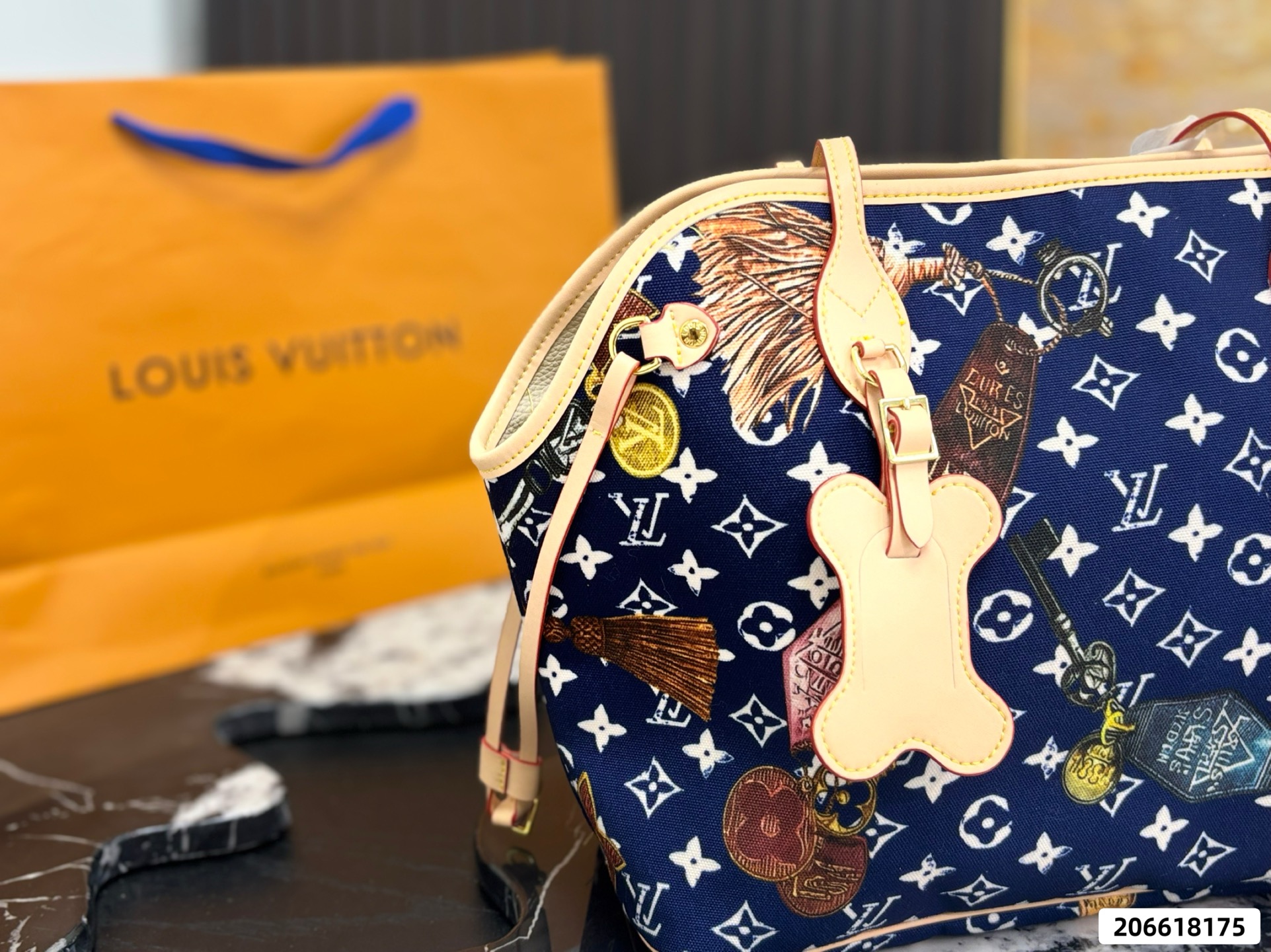 LV Neverfull Tote Bag - Image 5