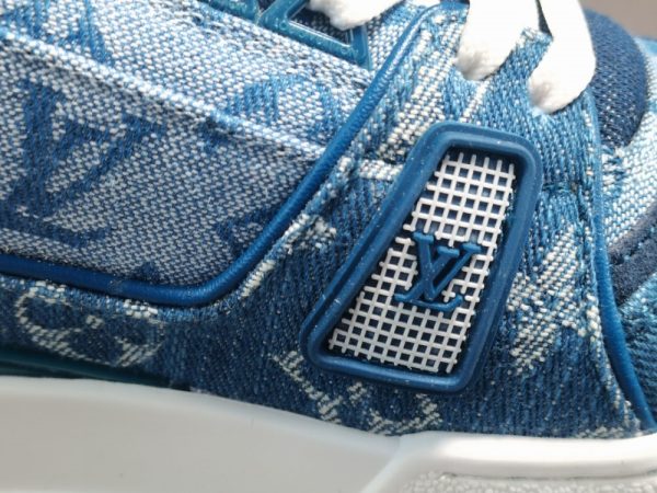 LV Trainer Blue