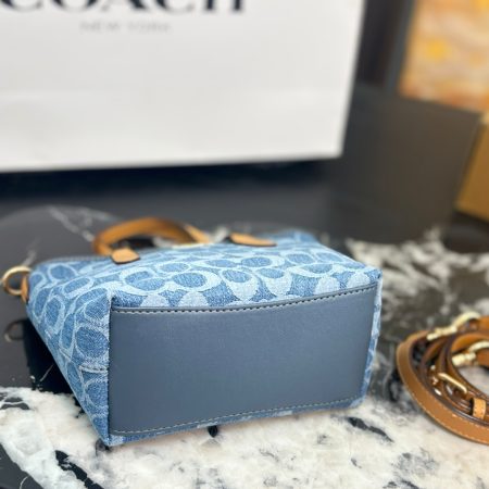 Coach Laurel 19 Denim Tote Bag - Image 6