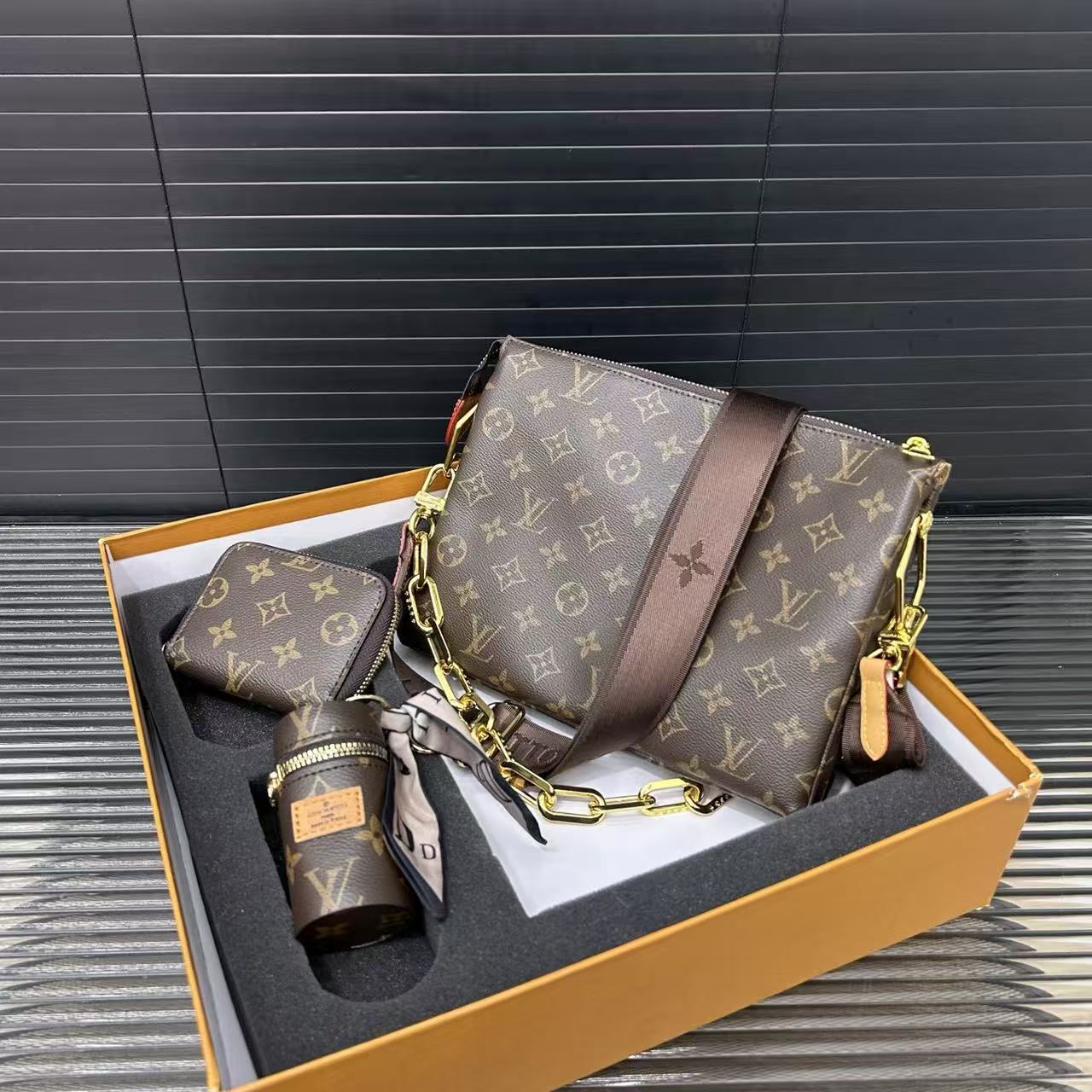 Lv Three-Piece Set Bag - Image 1