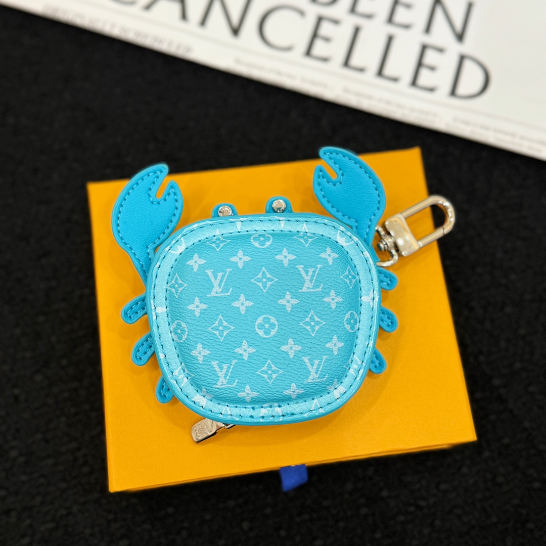 LV  Accessories - Image 16