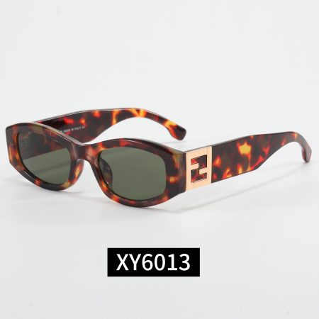 Fendi Fashionable Sunglasses - Image 2