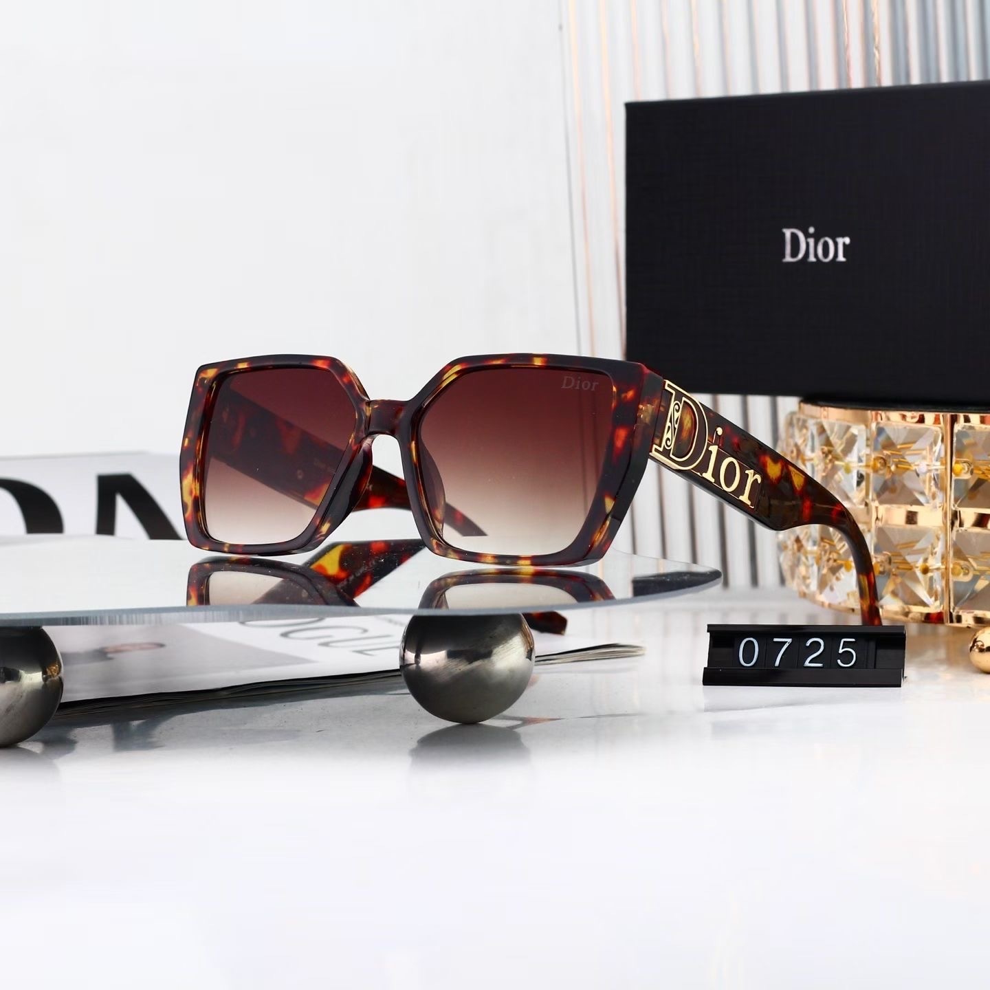 Dior Fashionable Sunglasses - Image 2