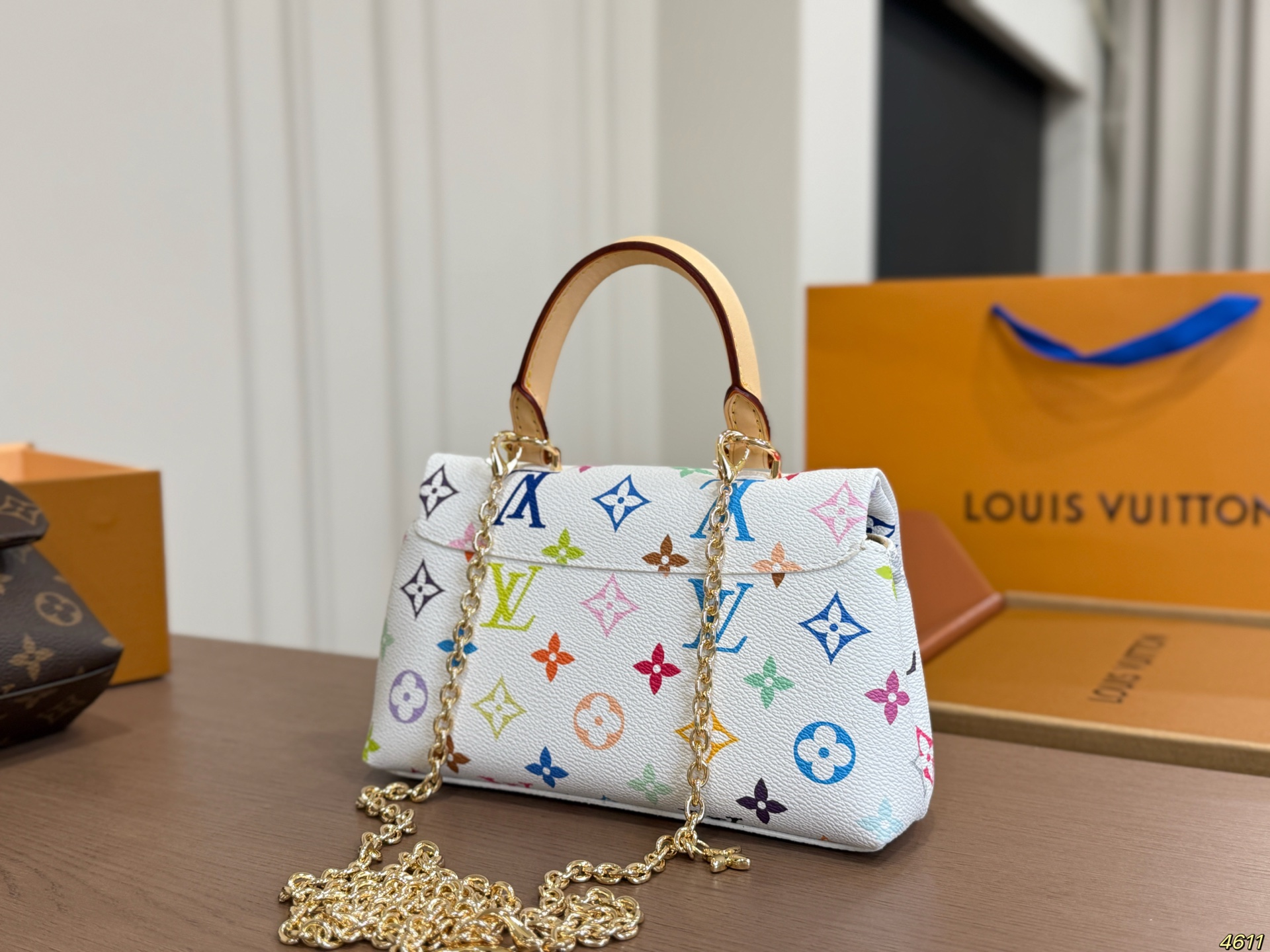 LV Madeleine Bag - Image 5