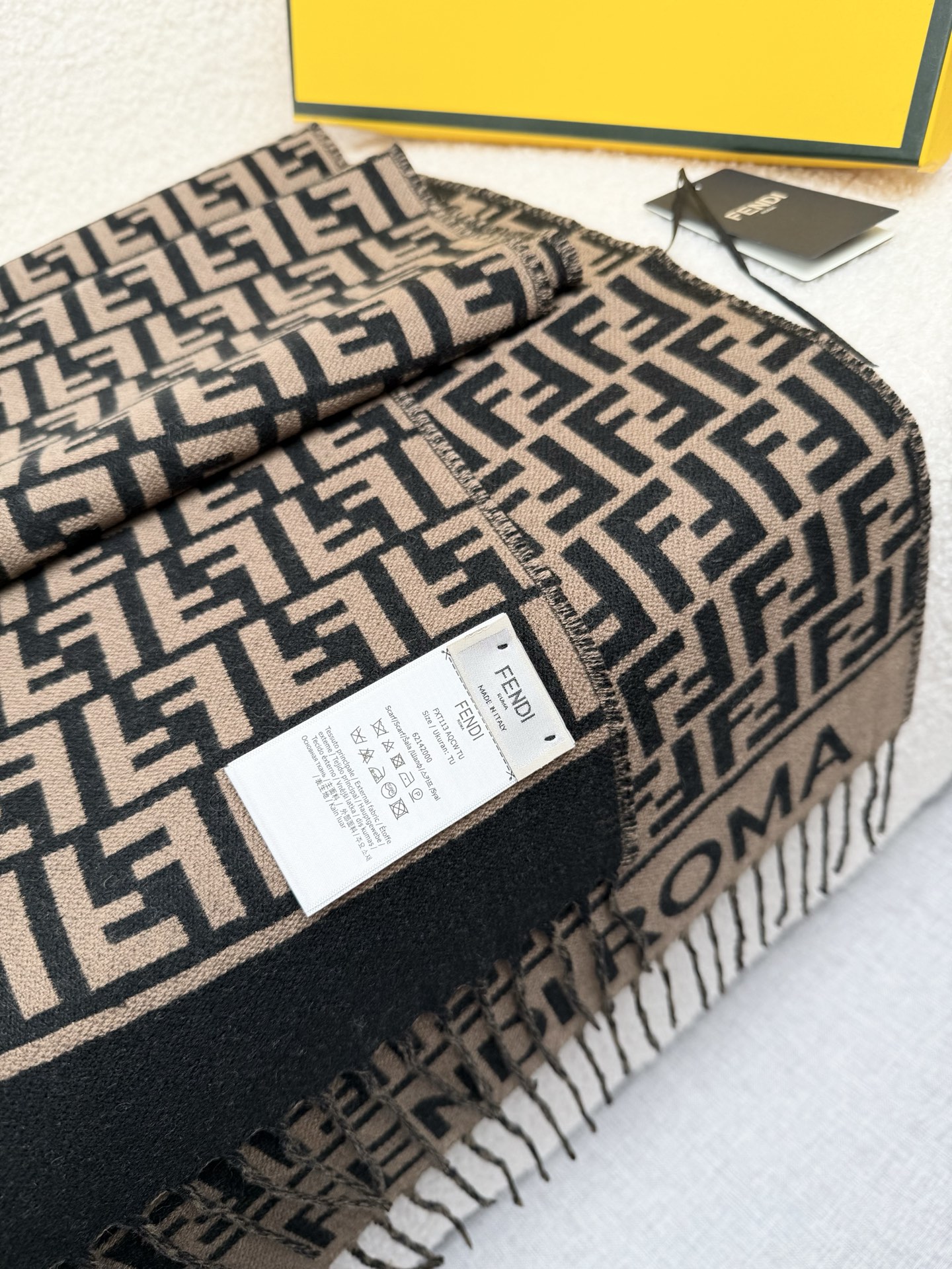 Fendi Wool Jacquard Unisex Scarf - Image 4