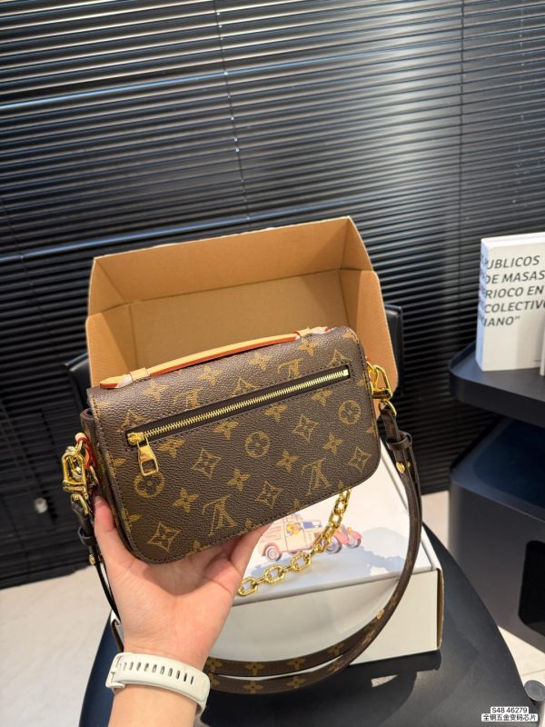 LV Pochette Métis East West Monogram Bag