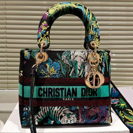 Dior The LADY D-LITE Bag Collection - Image 8