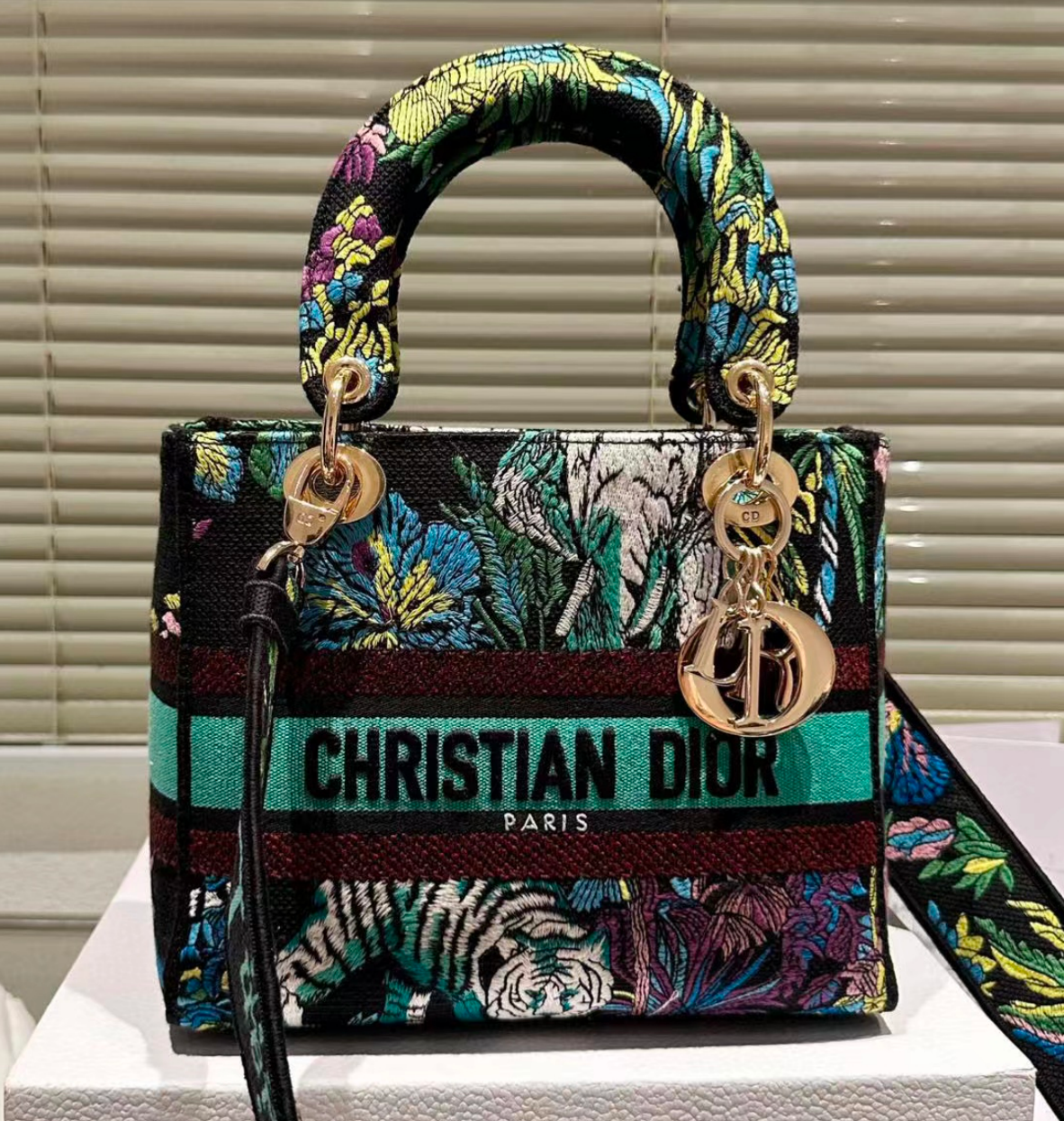 Dior The LADY D-LITE Bag Collection - Image 8