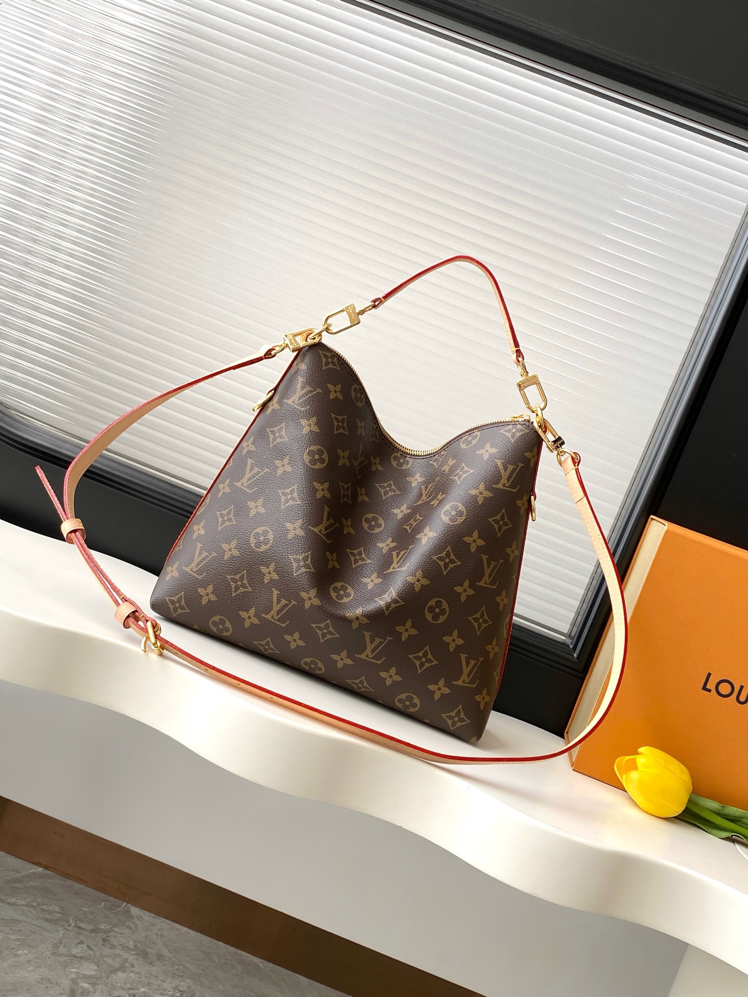 LV Multipass Monogram Handbag - Image 2