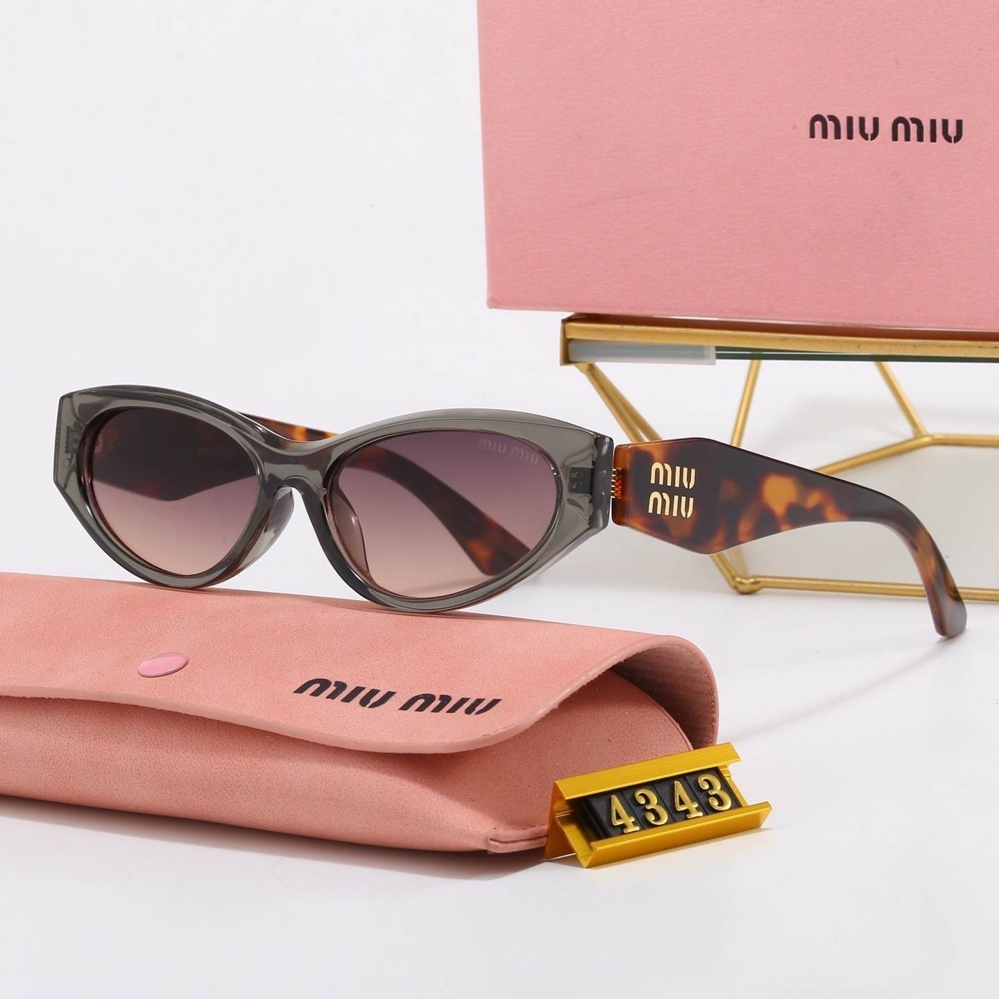 Miu Miu Fashionable Sunglasses - Image 3
