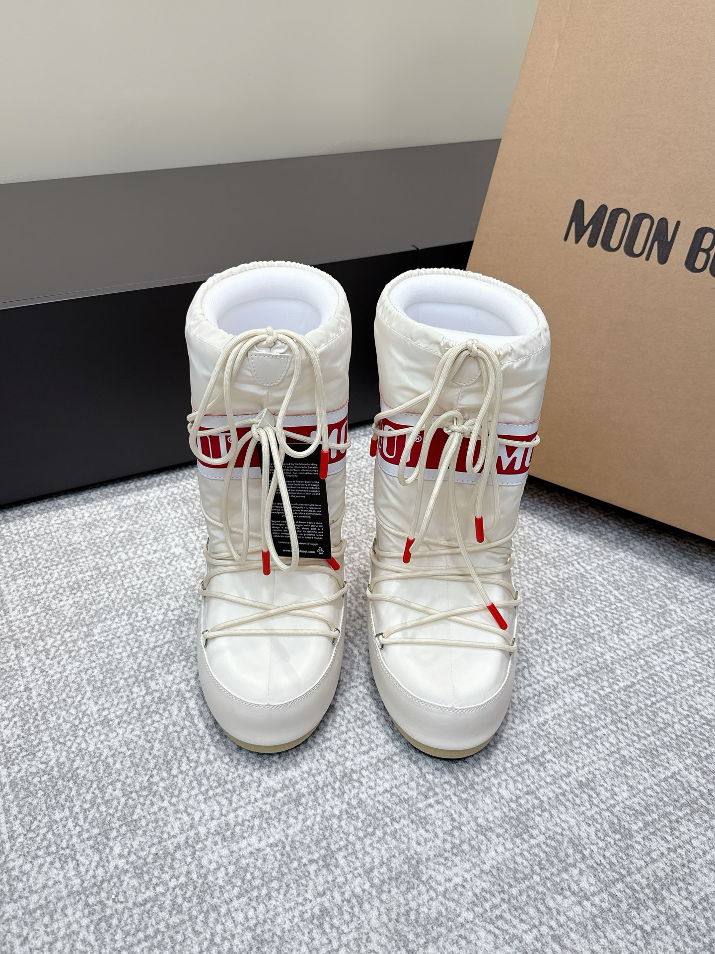 Moon Boot - Image 1