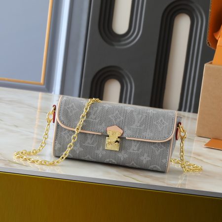 LV Pochette Camille Handbag - Image 3