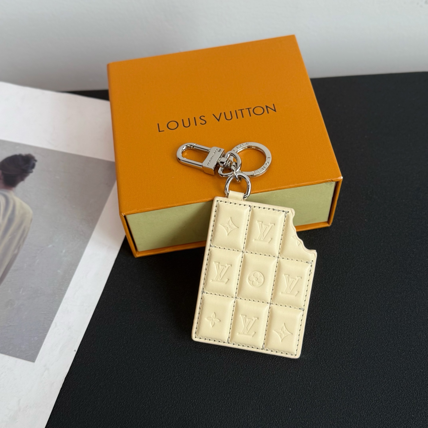 LV Accessories - Image 4