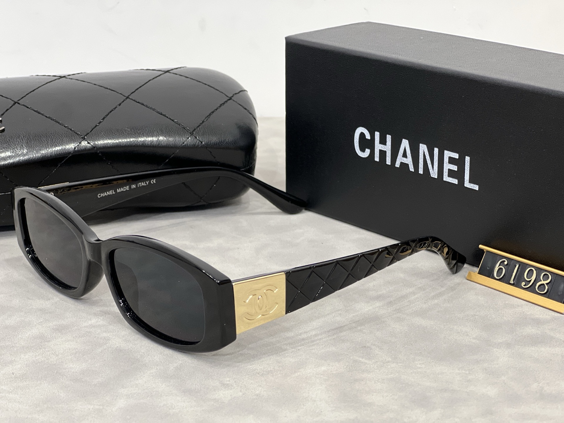 Chanel Fashionable Sunglasses - Image 6