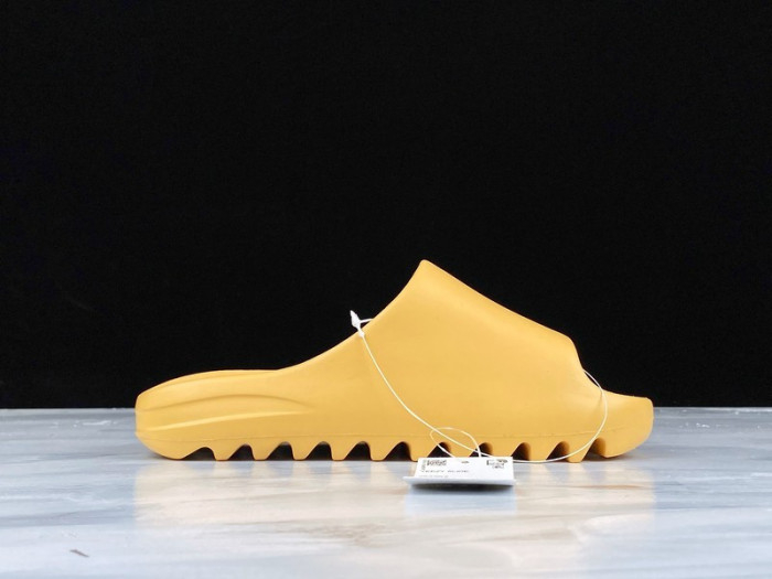 Yeezy Slide Desert Sand FW6344 - Image 13