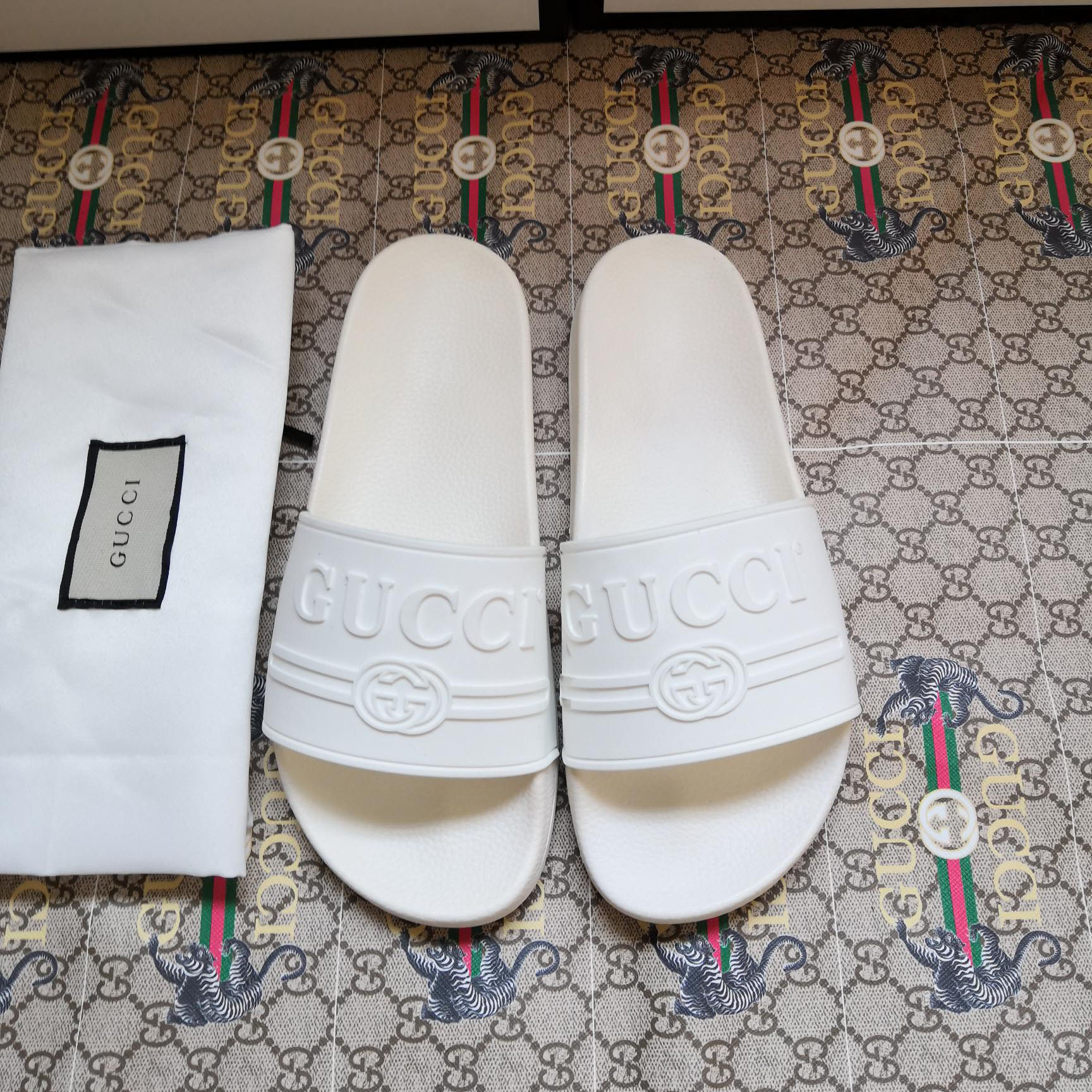 Gucci GG Wmns Rubber Slide Sandal 525140 - Image 5
