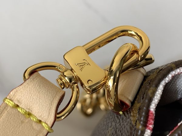 LV Wallet On Chain Ivy Monogram Canvas