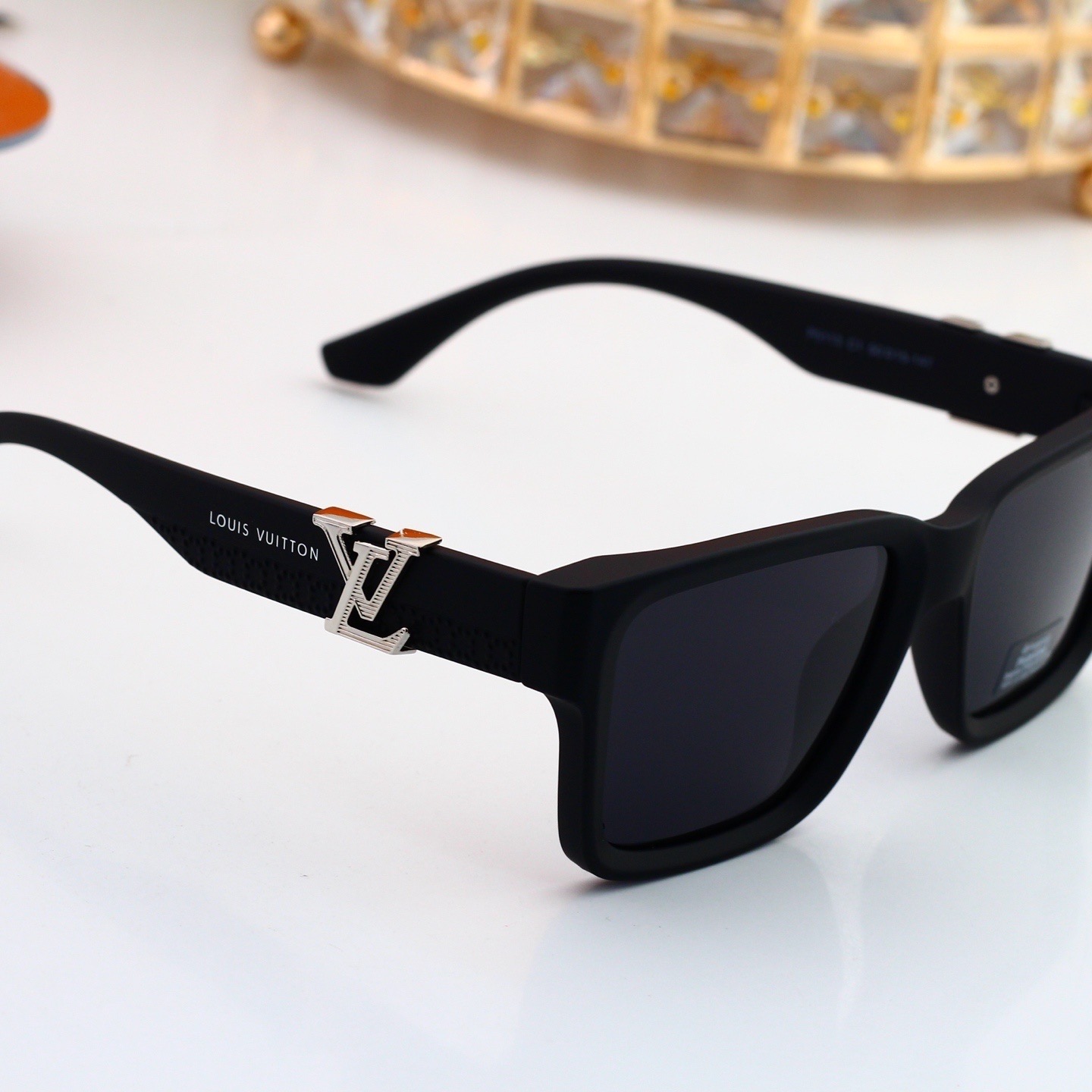 LV Fashionable Sunglasses - Image 9