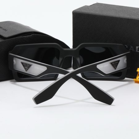 Prada Fashionable Sunglasses - Image 7