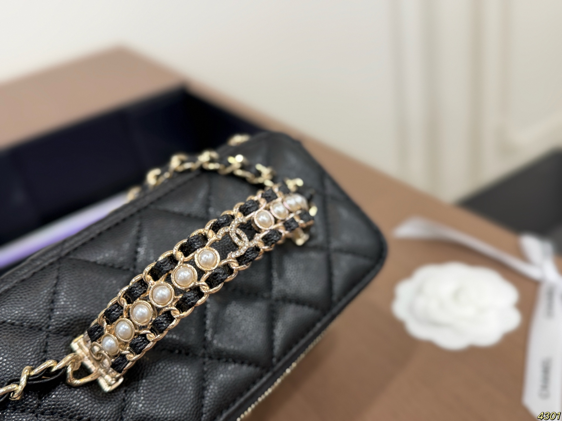 Chanel's New Handle-Style Makeup Case - Image 7