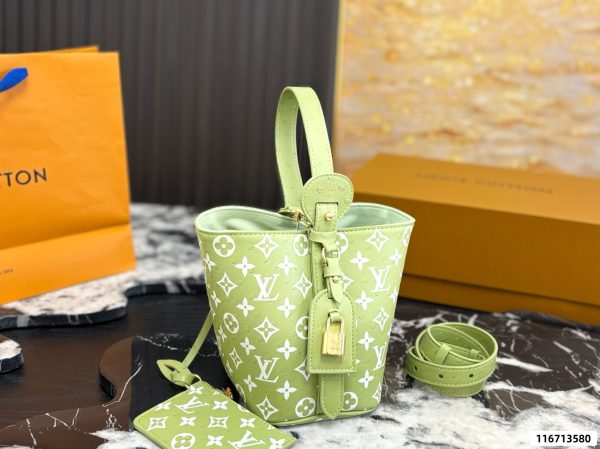 LV AII IN BB25ss Bucket Bag