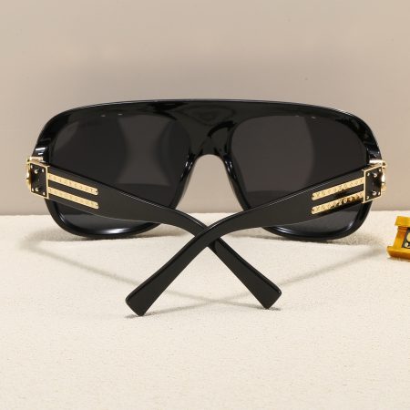 LV Fashionable Sunglasses - Image 9