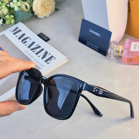 Chanel Fashionable Sunglasses - Image 2