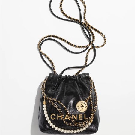 CHANEL 22 MINI HANDBAG Shiny Crumpled Calfskin & Gold-Tone Metal Black