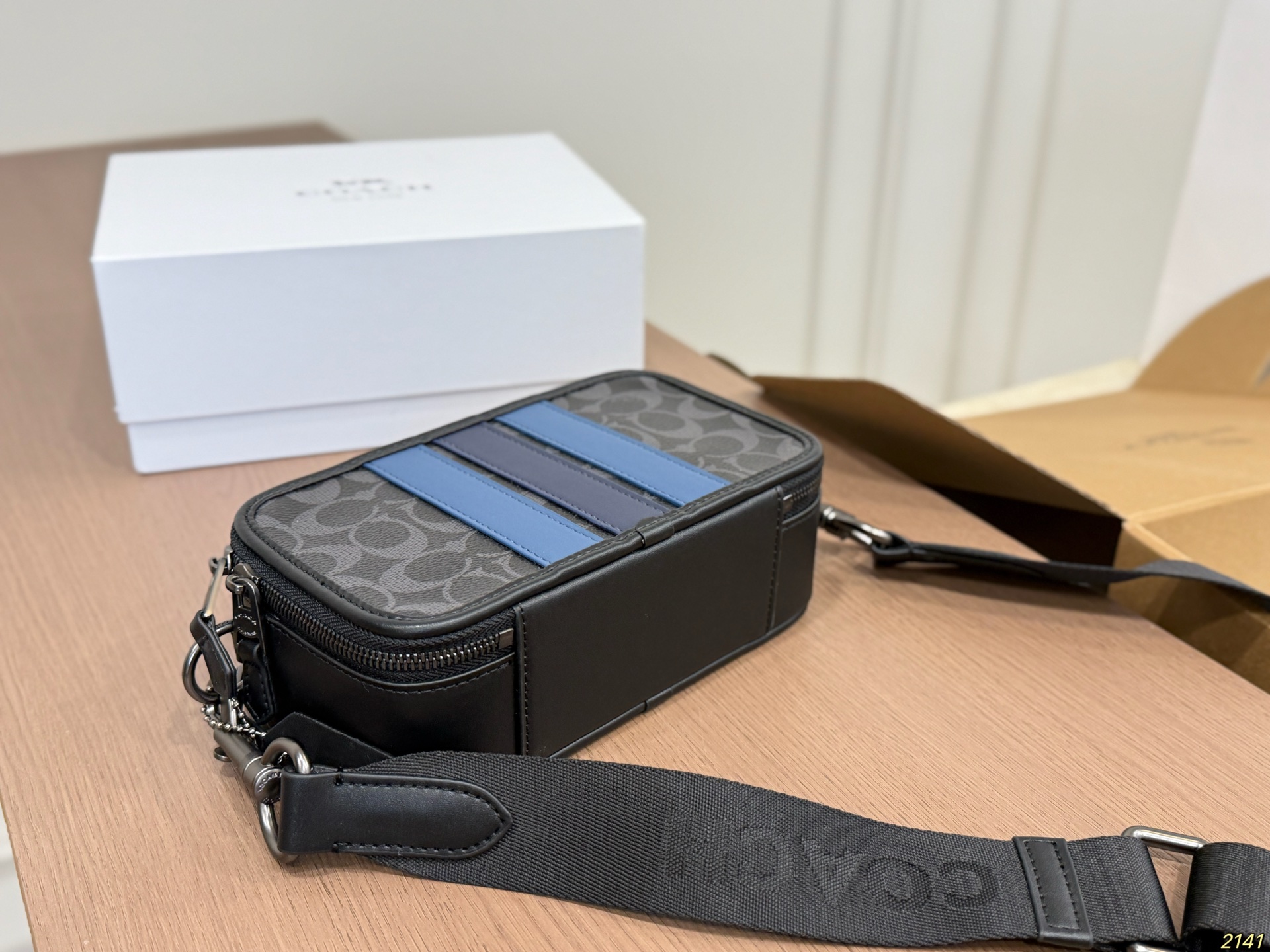 Coach Camera Bag - Image 6
