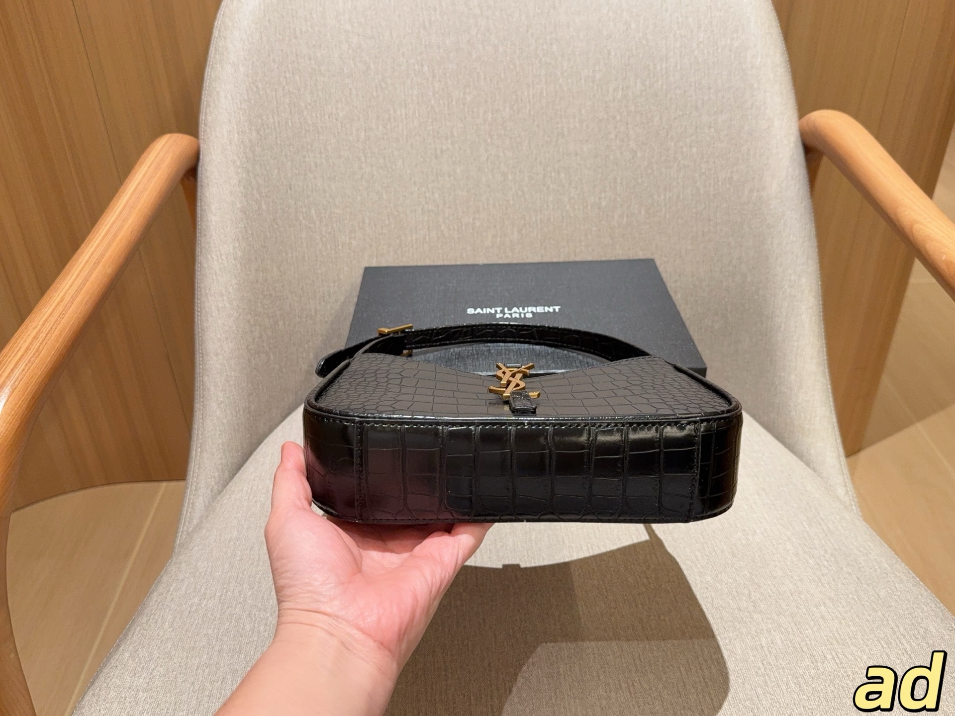 Saint Laurent Le 5 à 7 Hobo Shoulder Bag - Image 7