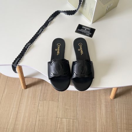 Chanel 26P Double C Two-Tone Flat Slippers - Image 8