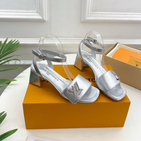 LV Patent Leather Thick And Cool Slide Sandal - Image 11