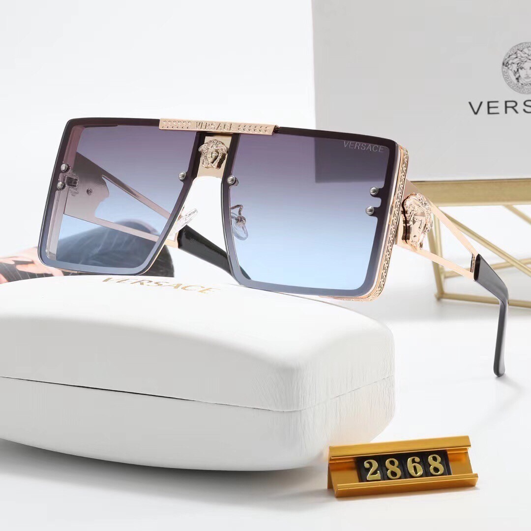 Versace Fashionable Sunglasses - Image 7