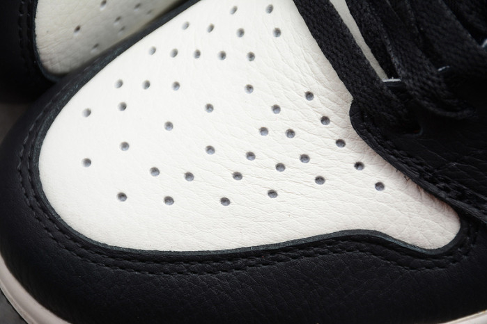 Air Jordan 1 Sports Illustrated A Star Is Born 555088-015 - Image 9